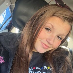 Meet your Posher, Makayla